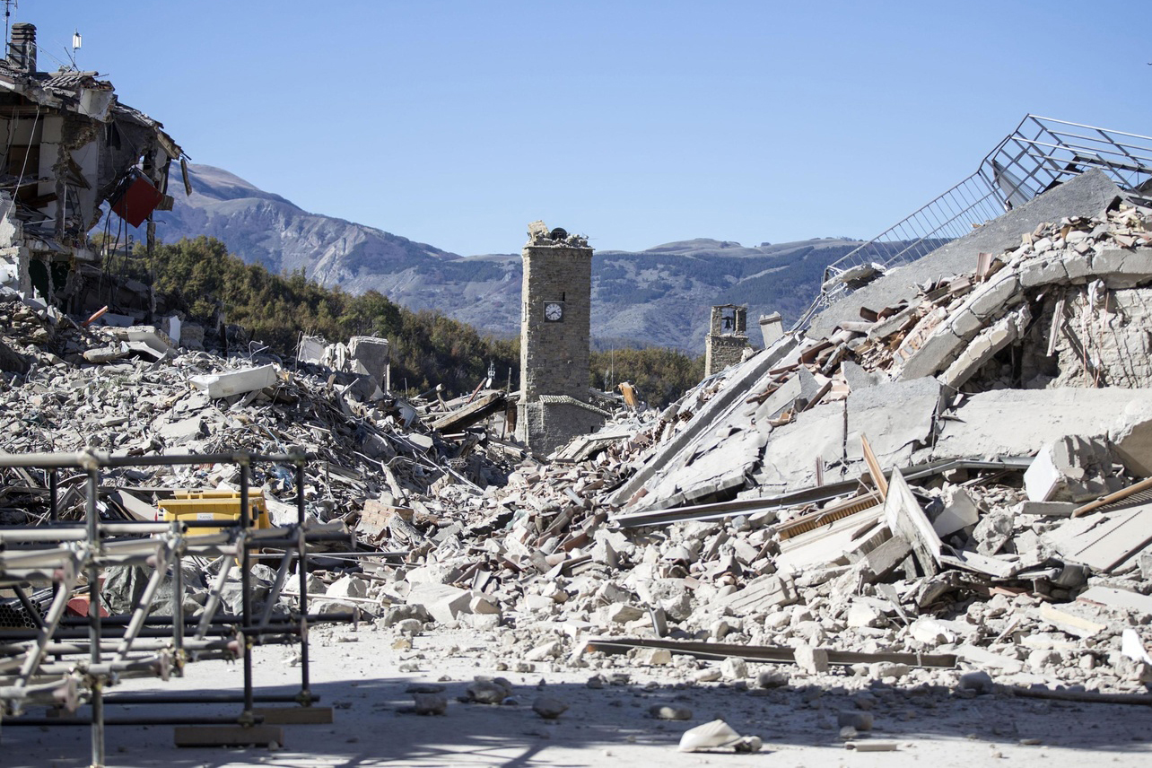 A strong earthquake occurred in central Italy in 2016, followed by an even stronger aftershock, which destroyed villages and towns. (Picture: keystone)