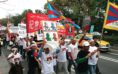 Tibetan exiles march through Taipei, Taiwan