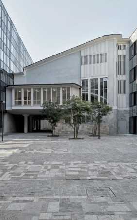 Vergrösserte Ansicht: Mit Anbindung des GLC Gebäudes an das bestehende ETZ Gebäude entstand ein Innenhof, dessen Herzstück der denkmalgeschützte Scherrer-Hörsaal bildet.
