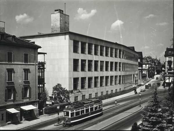 ca. 1934: das Maschinenlaboratorium (ML) an der Ecke Sonneggstrasse und Universitätsstrasse. (Bild: ETH-Bibliothek)
