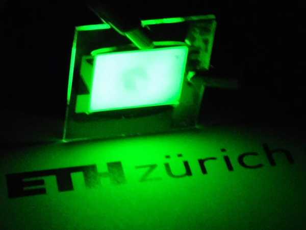 Ein so reines grünes Licht wie die ETH-Chemieingenieure der ETH Zürich kann derzeit niemand sonst erzeugen.