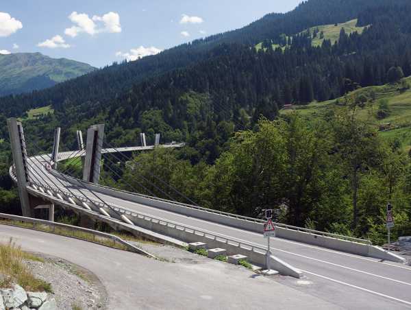 Sunnibergbrücke, Umfahrung Klosters, Nationalstrasse 28. (Bild: Ikiwaner - Own work, CC BY-SA 3.0, https://commons.wikimedia.org/w/index.php?curid=987553)