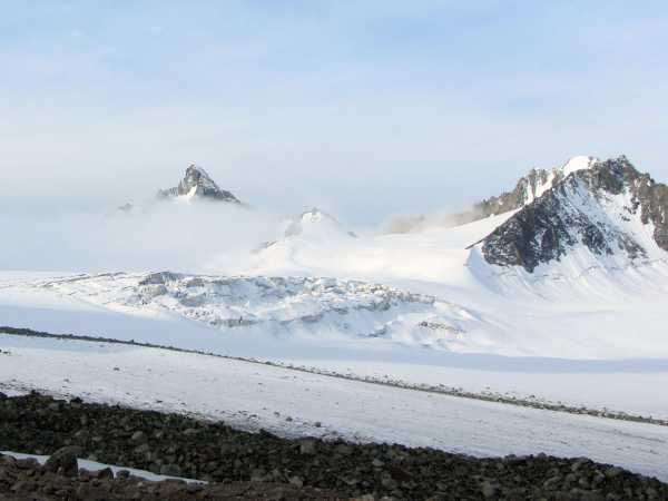 Namenloser Gletscher, Kirgistan. (Bild: D. Farinotti)