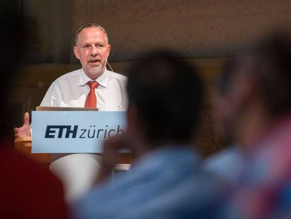 Vergrösserte Ansicht: Detlef Günther, ETH-Vizepräsident für Forschung und Wirtschaftsbeziehungen. (Bilder: ESC / Alessandro Della Bella)