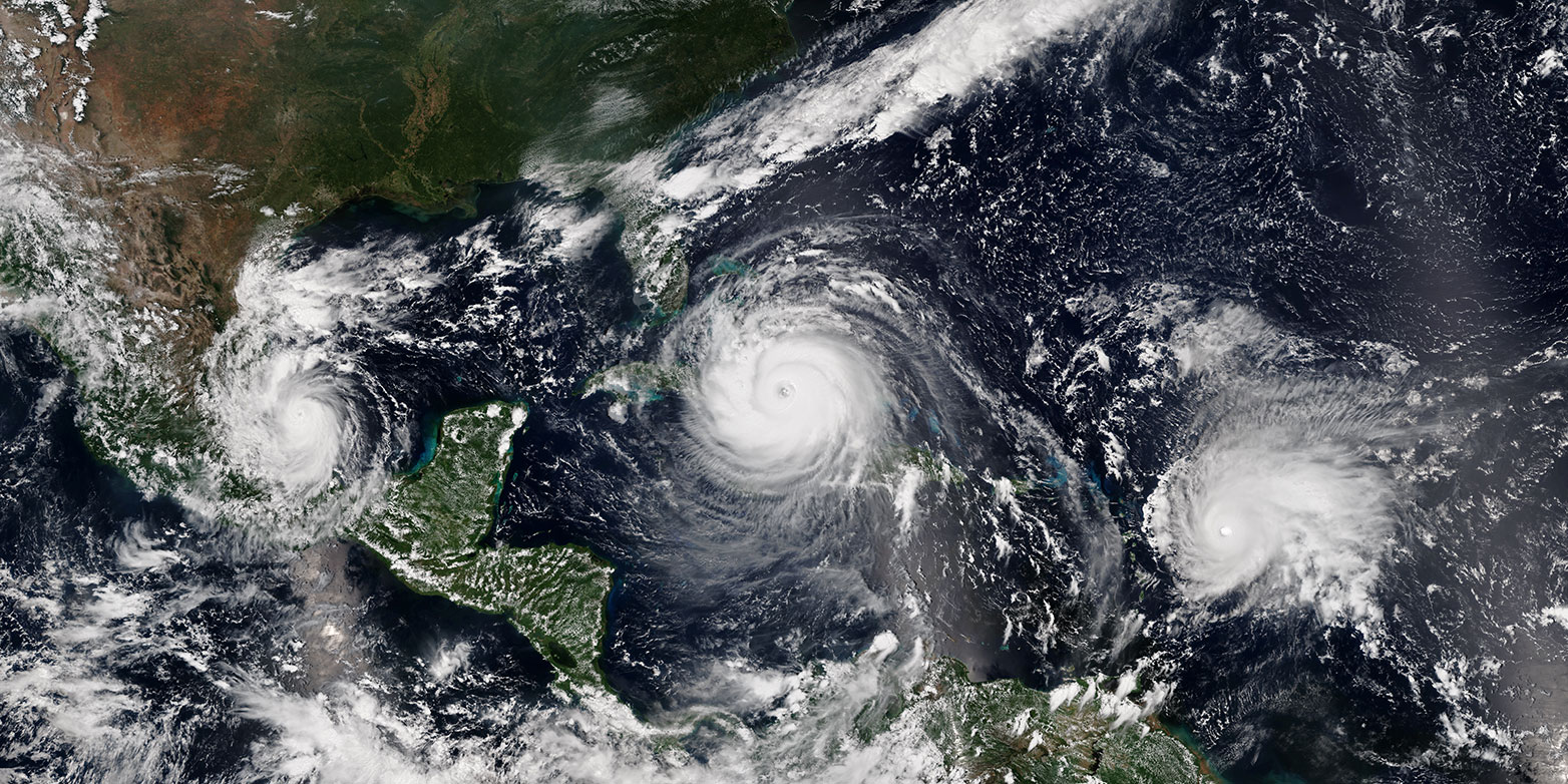 Vergrösserte Ansicht: Die Forschungsinitiative EXCLAIM entwickelt neue, globale Klimamodelle, die regionale Wettermodelle hochaufgelöst integrieren sowie Stürme, Gewitter oder Hurrikane direkt simulieren. (Themenbild: Wikipedia/ NOAA)
