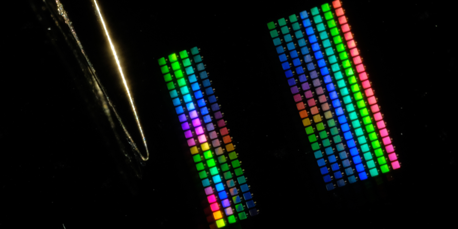 Farbpixel unter dem Mikroskop