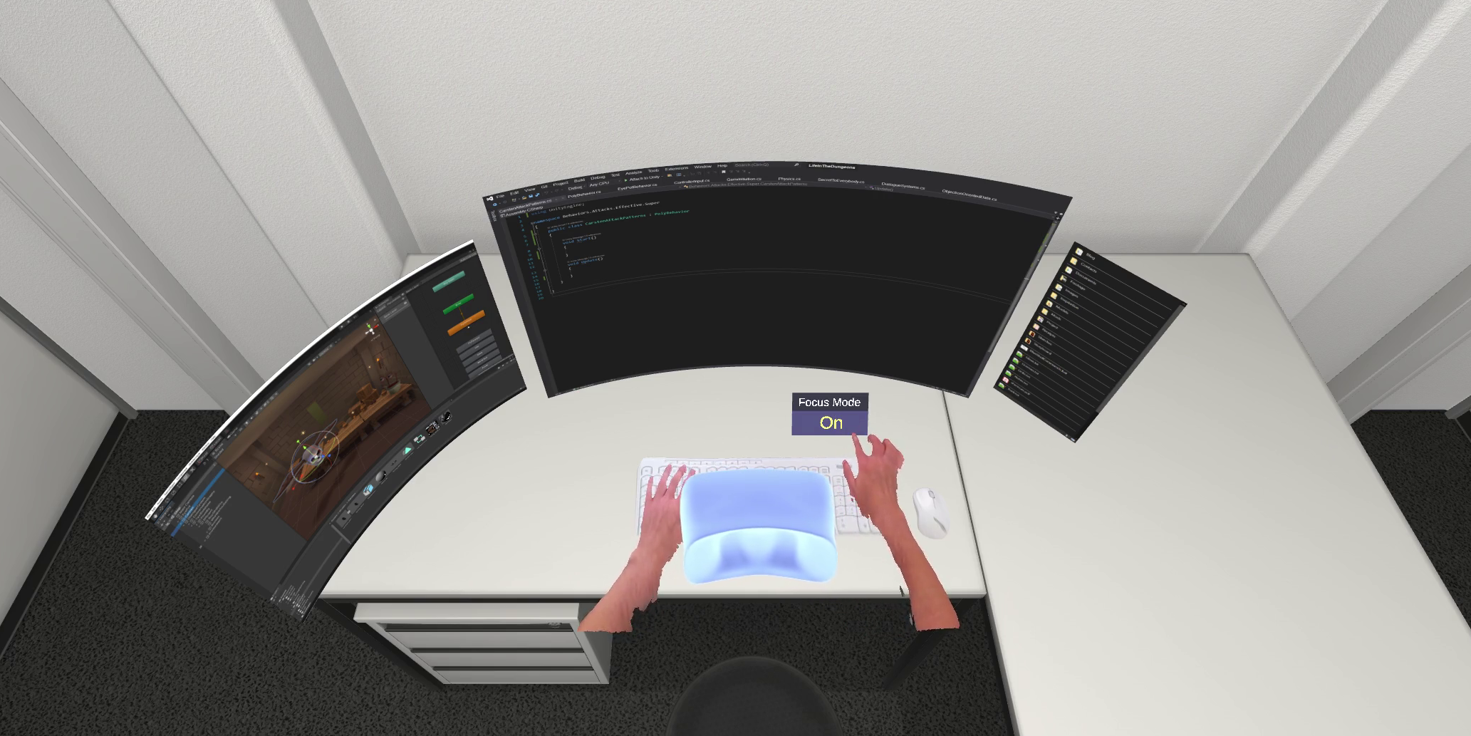 Virtuelle Schreibtischumgebung mit zwei gekrümmten Bildschirmen