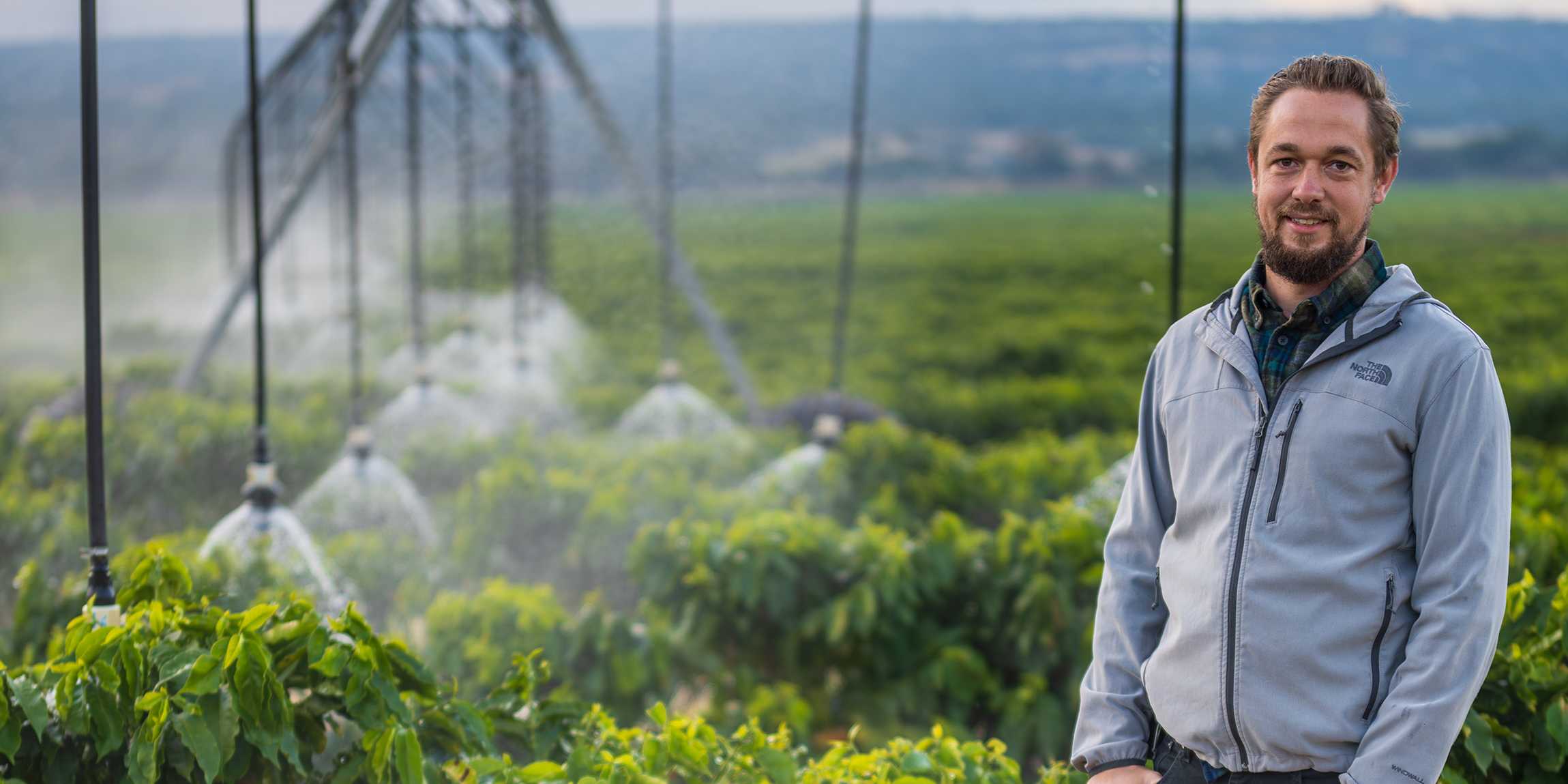 Photo portrait de Fridolin Stocker sur sa plantation