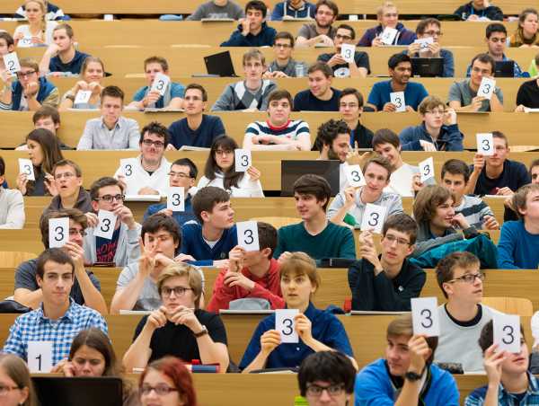 Large lecture halls continue to play an important role in teaching at ETH Zurich. (Photograph: ETH Zurich / Alessandro Della Bella)