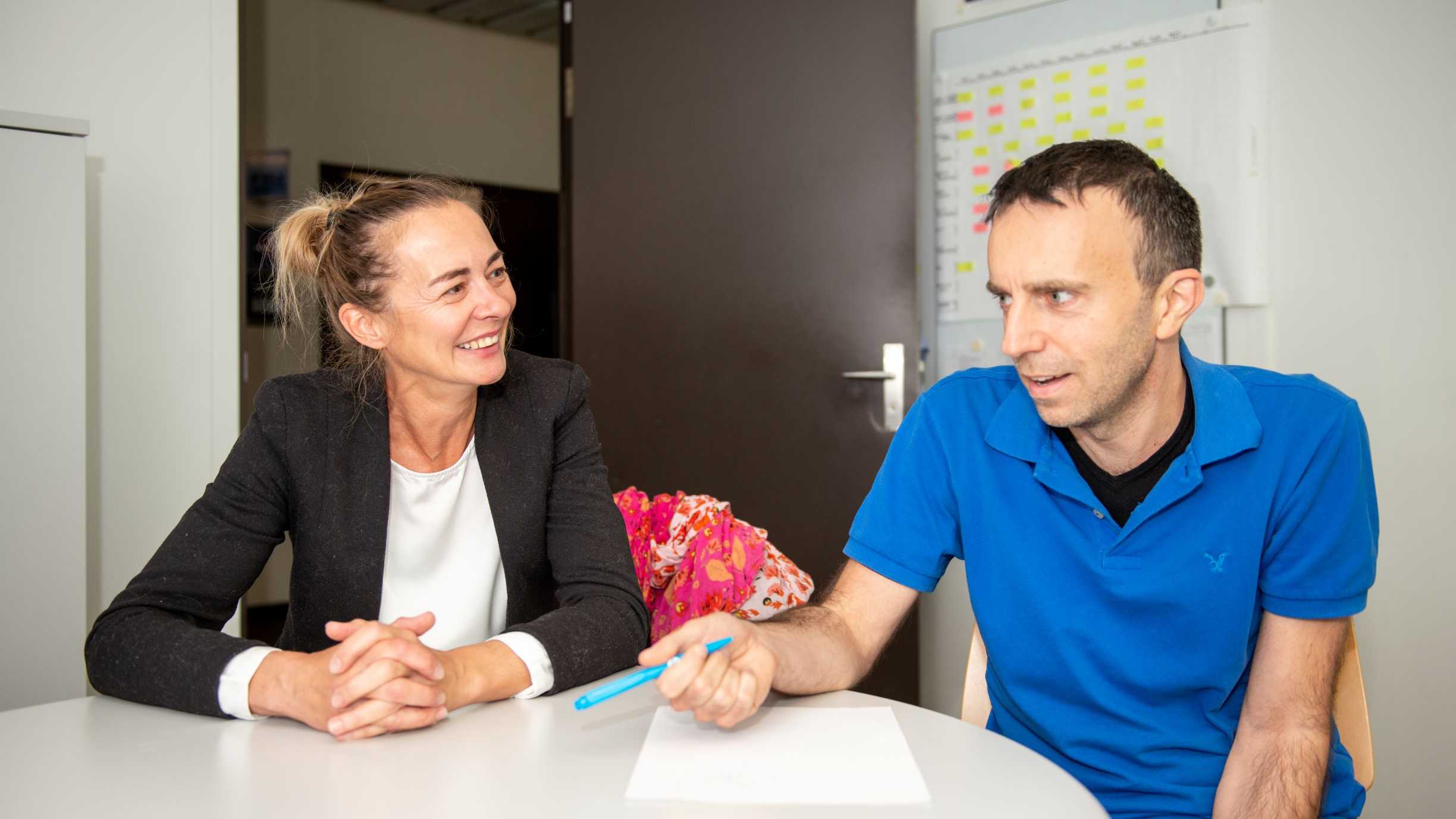 ETH Policy Fellow alumna, Dr. Regina Witter in a one-to-one meeting with ETH professor Francesco Corman