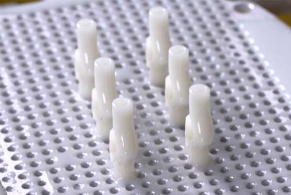 Silicone structures just printed.