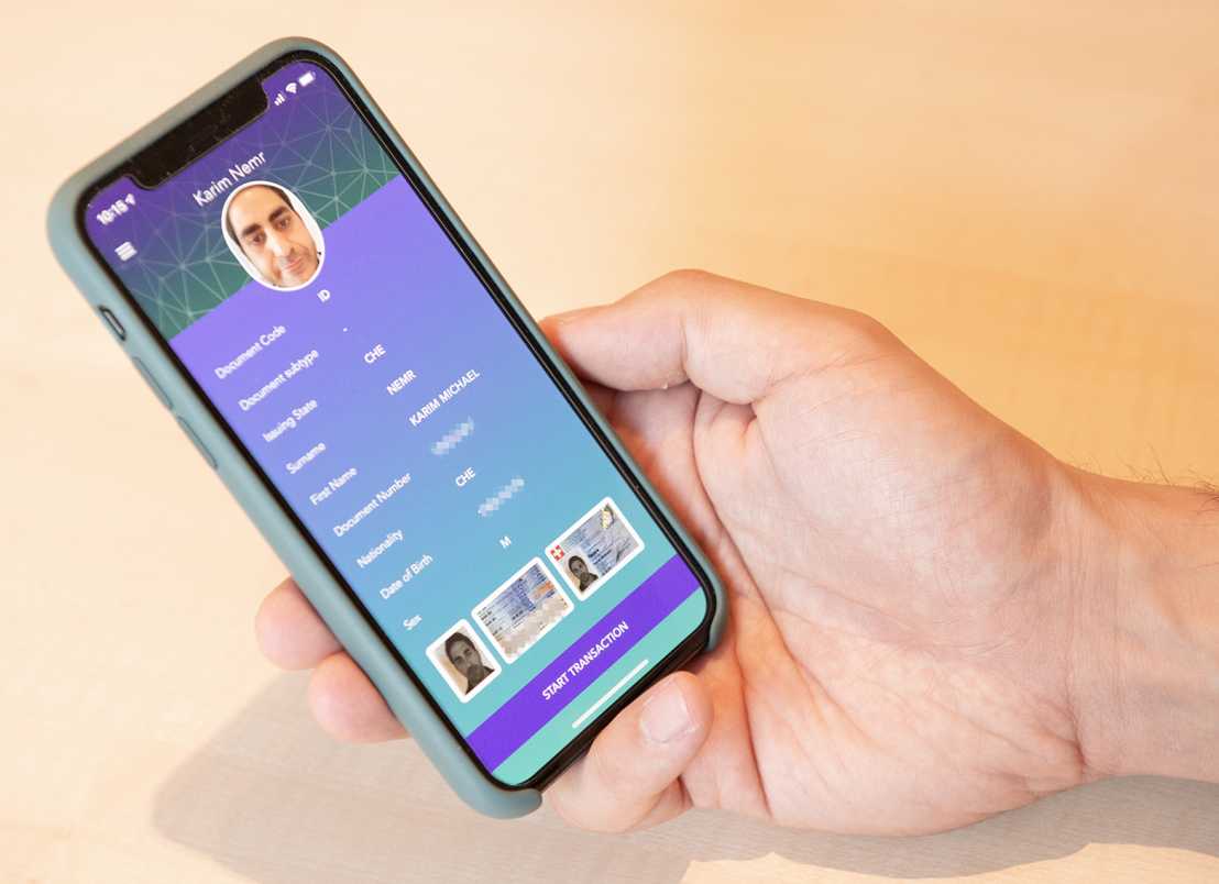 Enlarged view: With the help of the app, the verification of a person's identity becomes almost child's play. (Photograph: ETH Zurich)