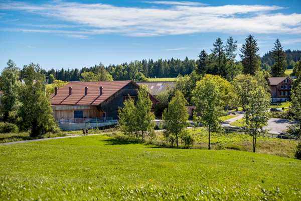 The former estate blends harmoniously into the landscape.