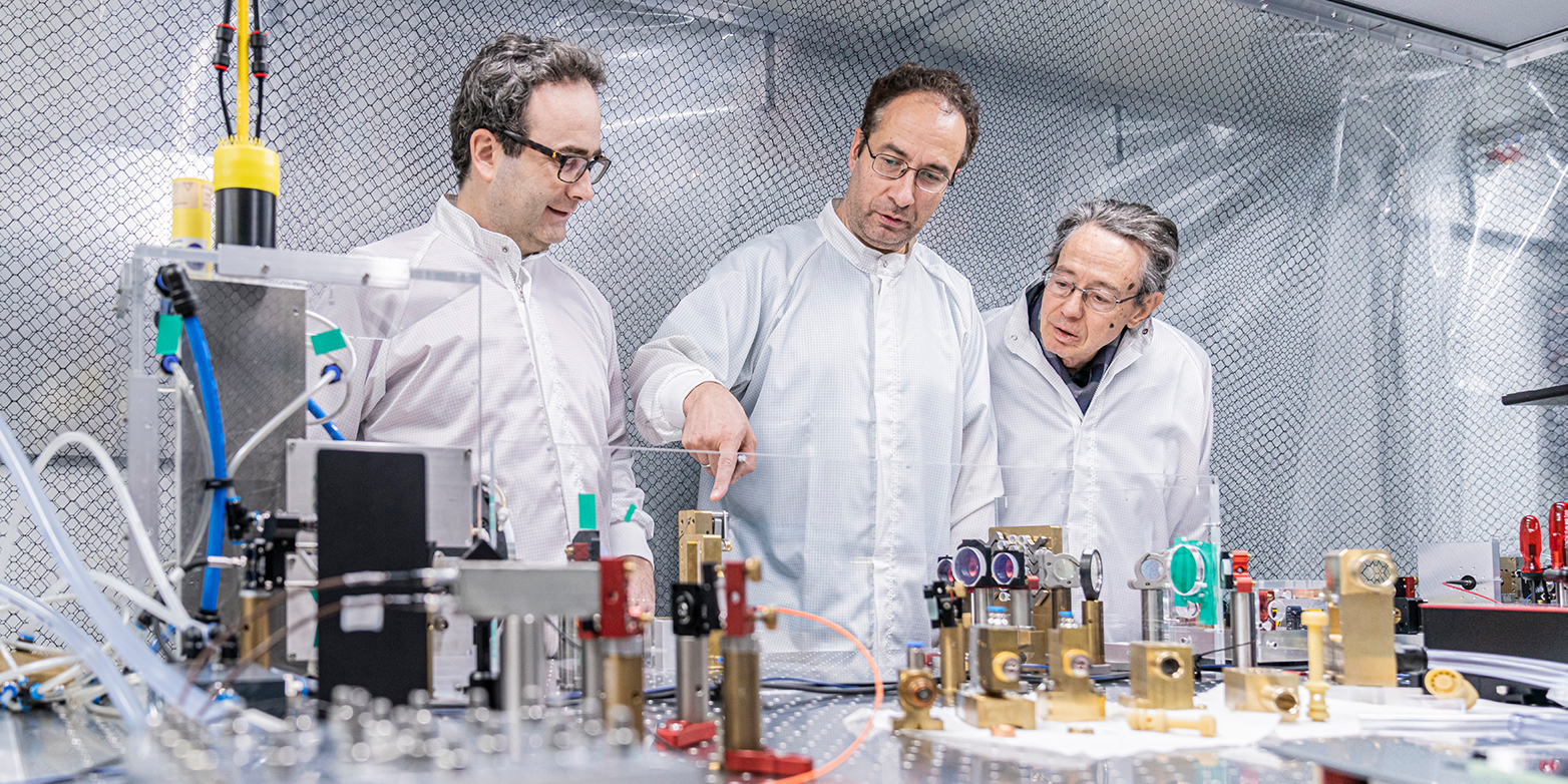 Aldo Antognini, Karsten Schuhmann and Franz Kottmann in the PSI laboratory