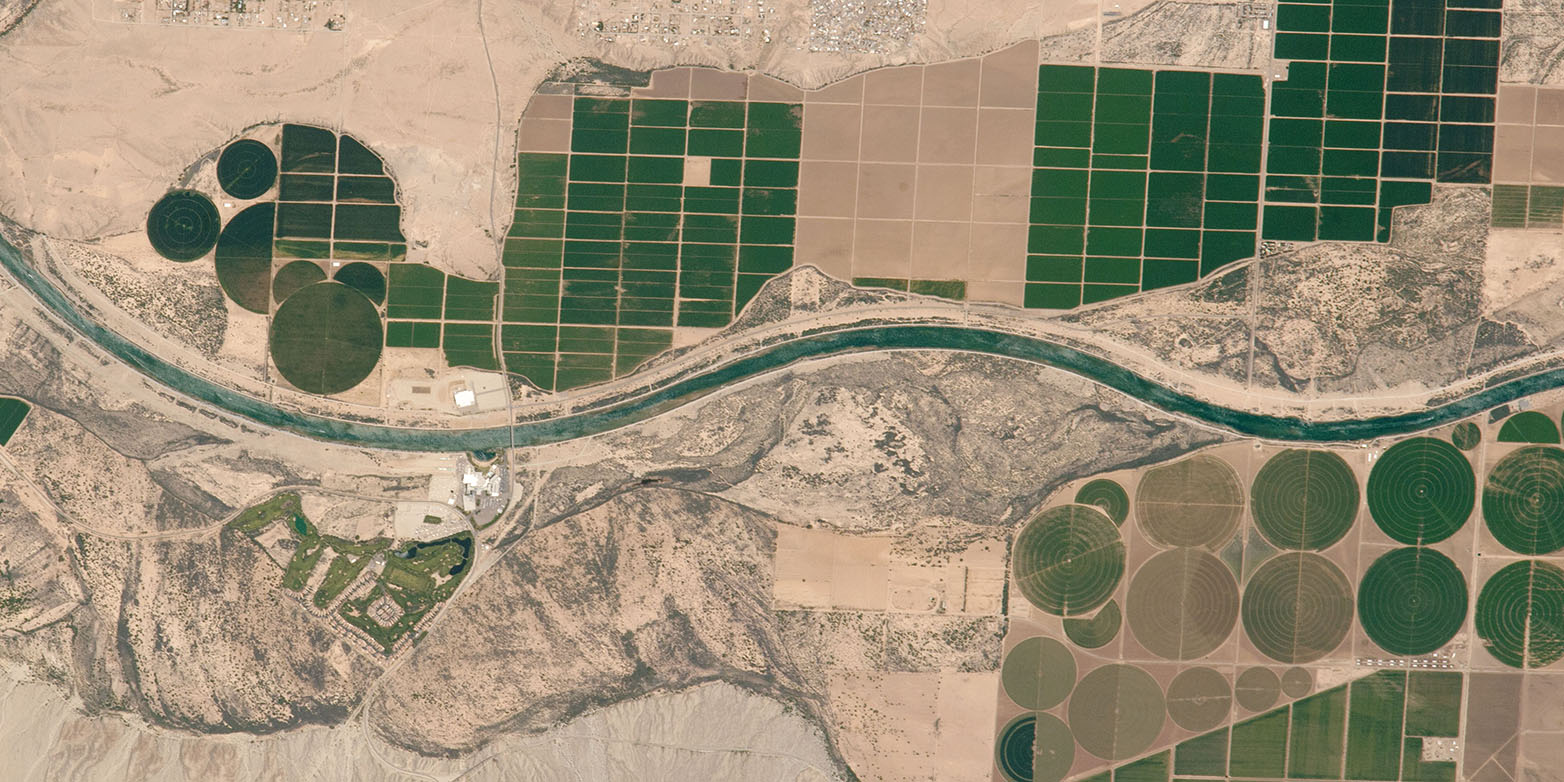Pivot irrigation along Colorado River 