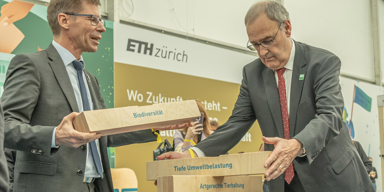 Federal President Guy Parmelin and ETH President Joël Mesot