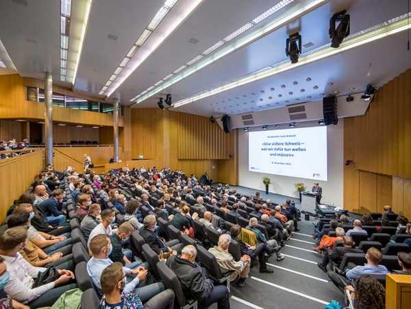 The full lecture hall