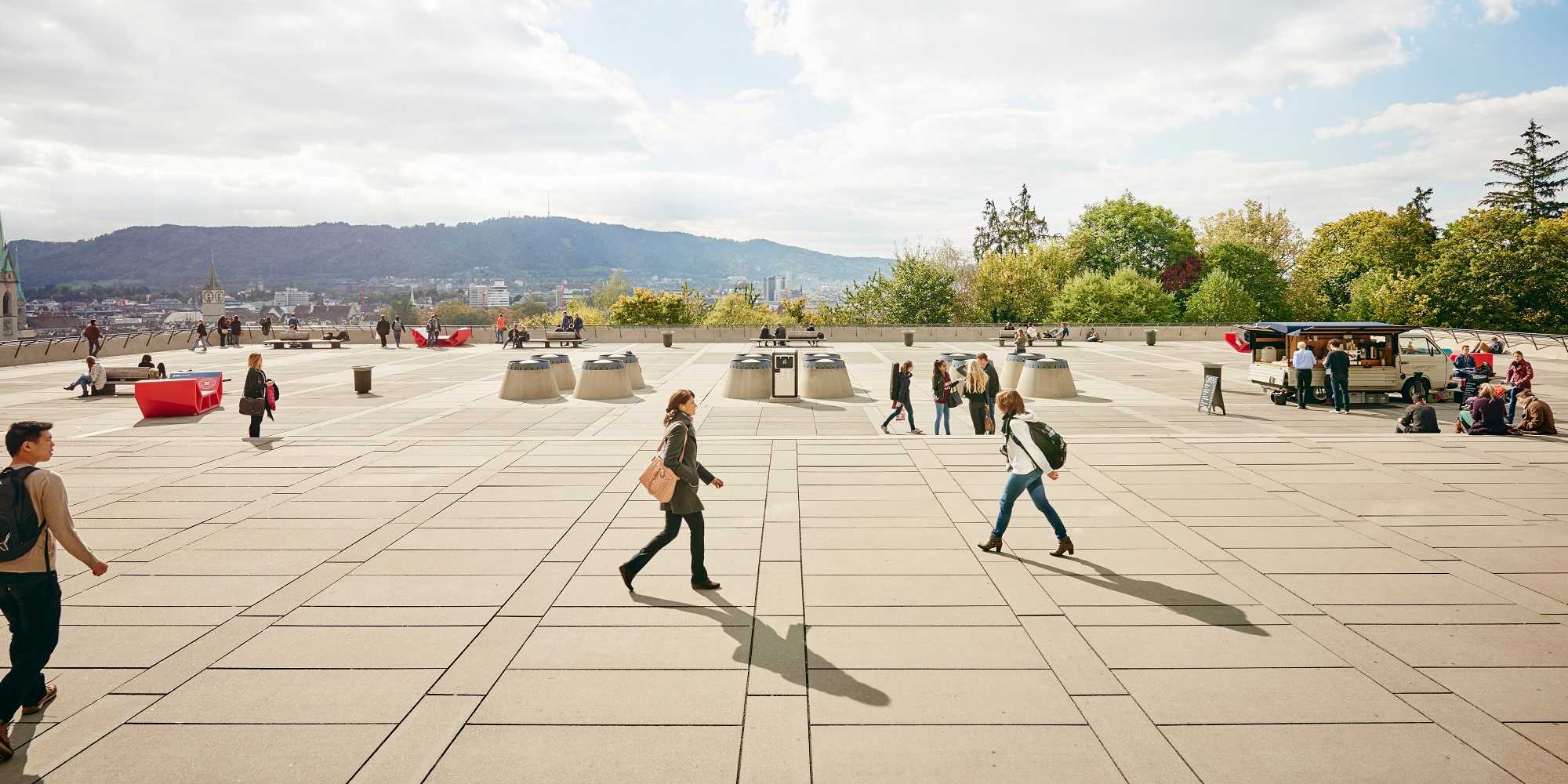 Students on the Polyrerasse