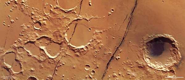 Brownish Cerberus fossae on the surface of Mars. Link: original photograph