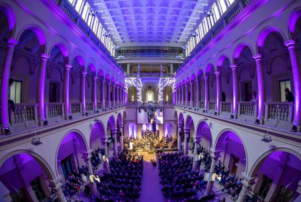 Picture of the ETH Zurich main hall