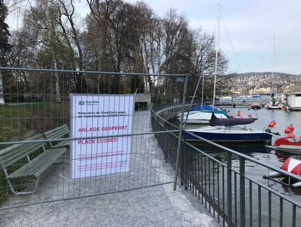 Closed path on the shores of Lake Zurich