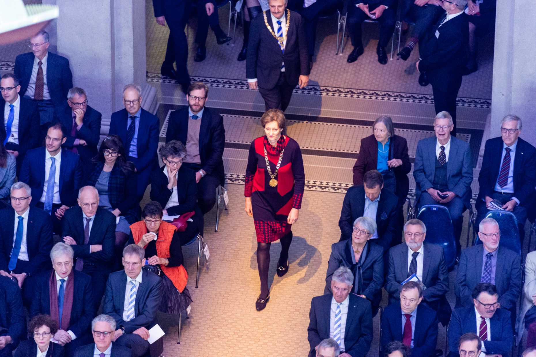 Enlarged view: ETH-Rektorin Sarah Springman beim Einmarsch am ETH-Tag 2018. (Bild: ETH Zürich / Oliver Bartenschlager)