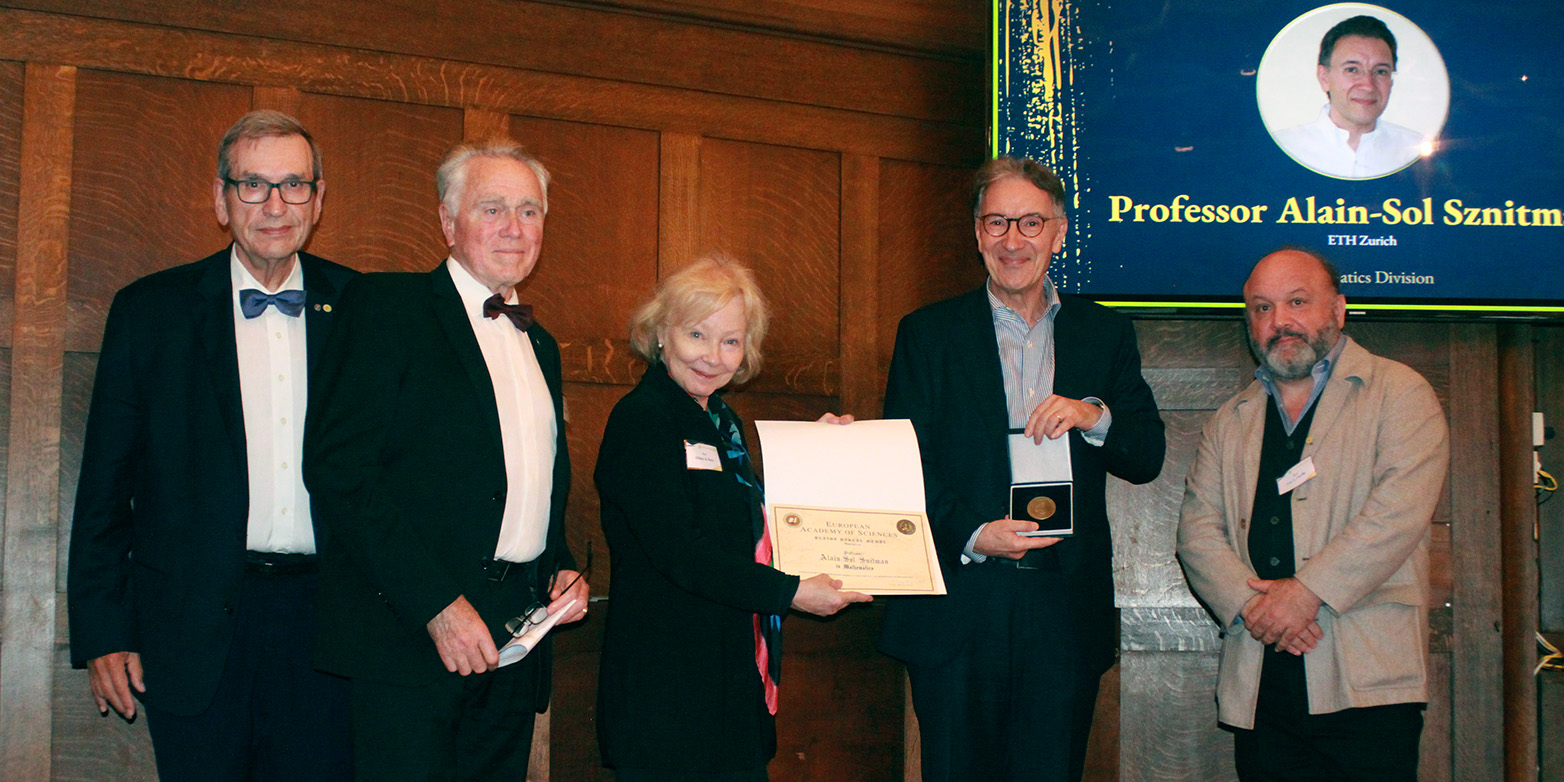Alain-Sol Sznitman receives Blaise Pascal Medal at the award ceremony