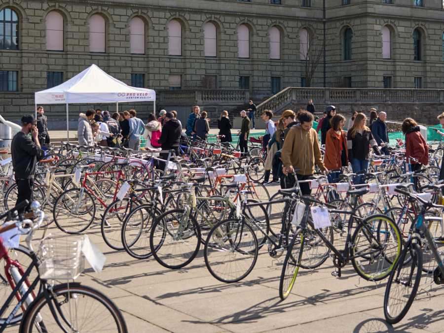 Enlarged view: Bike exchange on the ETH Polyterrasse site