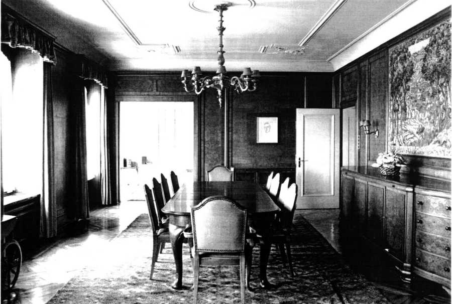 Schwarz-weiss Foto von Besprechungszimmer in Villa Hatt
