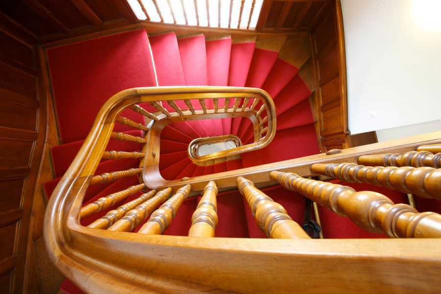 Stillvolle Treppe in der Villa Hatt