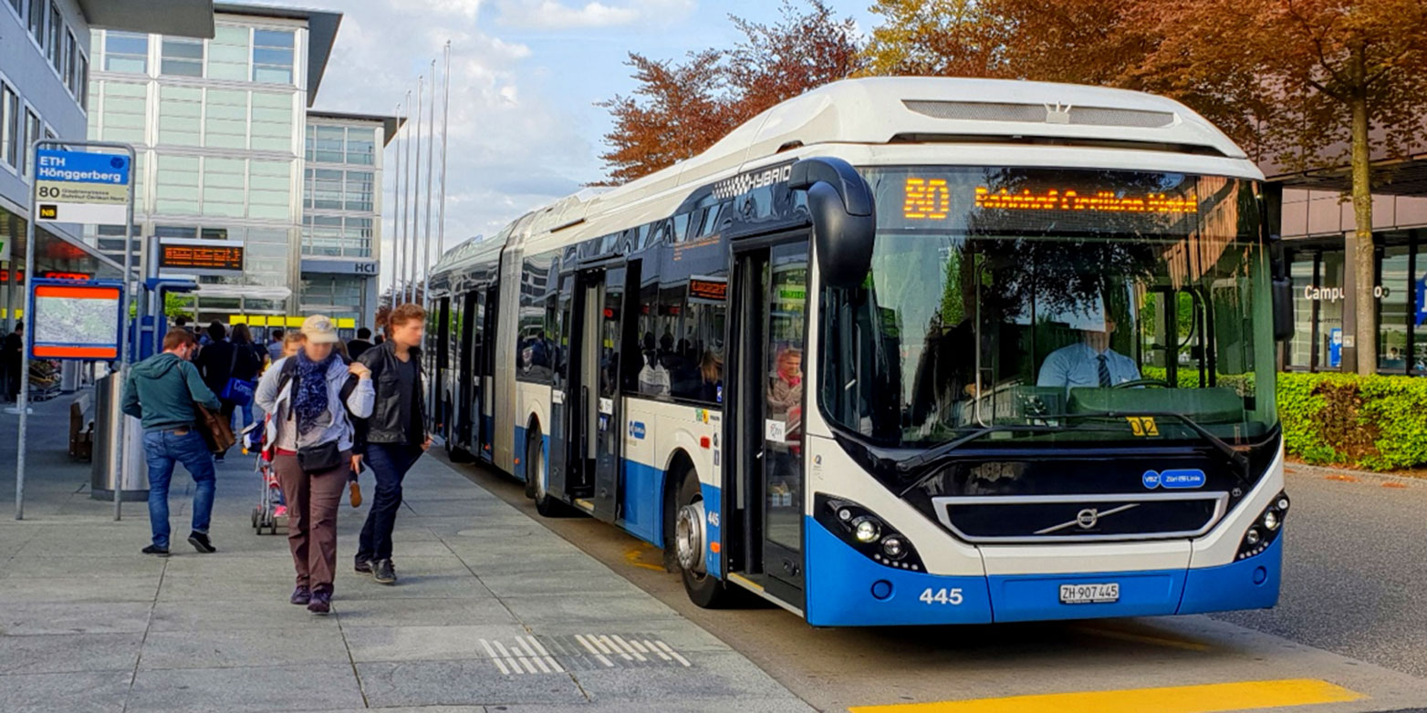 Enlarged view: From autumn, the public transport operator VBZ will increase capacity along the no. 80 bus route by around 100–200 people per hour in each direction. (Photo: ETH Zurich)