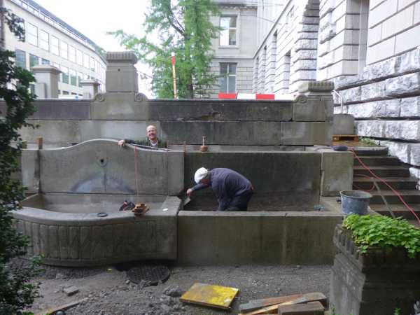 Building the fountain and plant pots