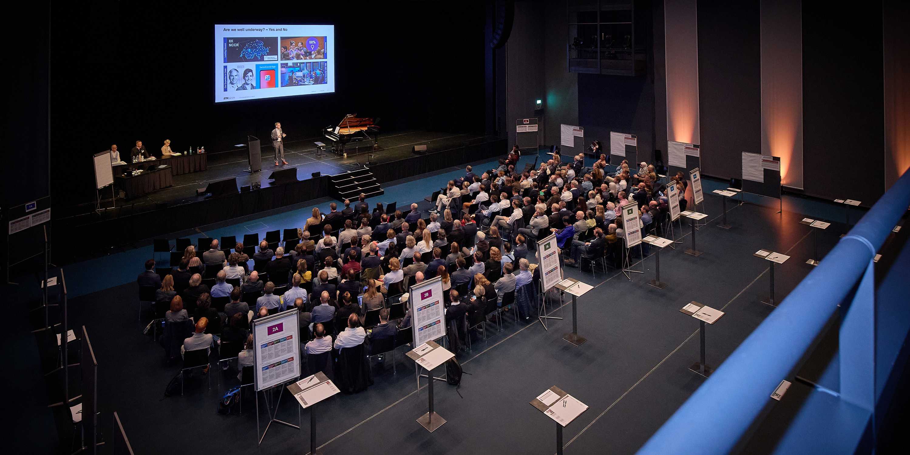 The picture shows the autumn conference at the KKL in Lucerne with the 200 functionaries