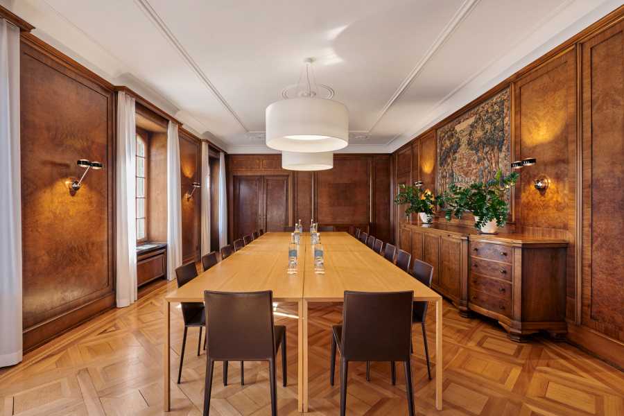 Current photo and room design of the meeting room in the Villa Hatt