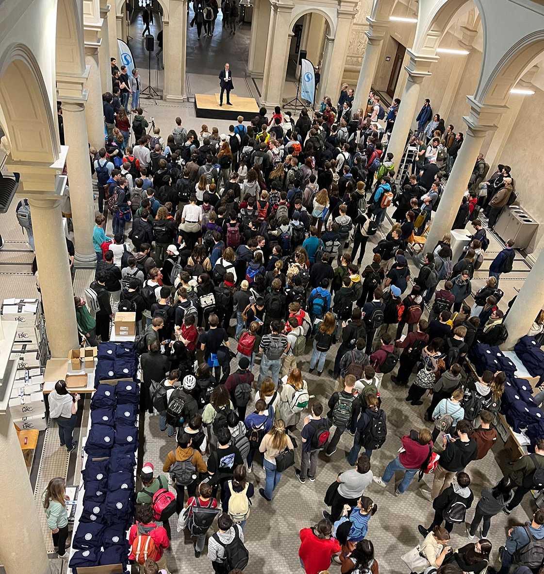 First-year examinations hoodie event in the ETH main building in 2023